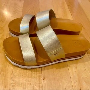 REEF hardly worn Vista gold metallic sandal